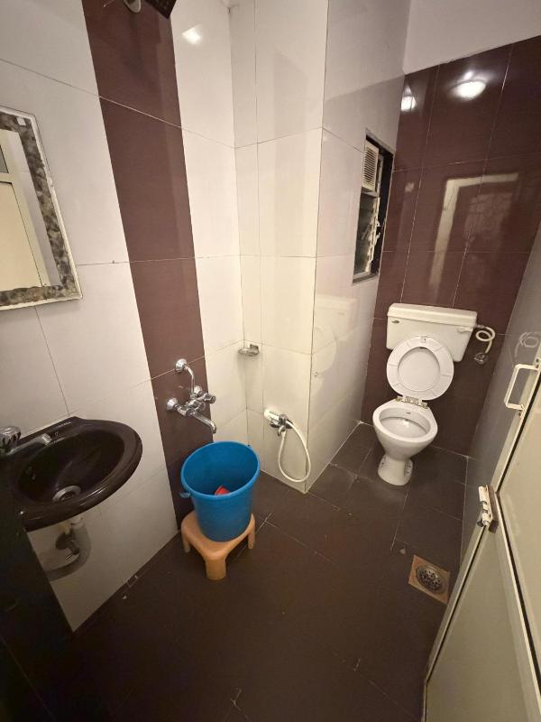 Hotel rosewood plaza - Mahabaleshwar  Couple & Family Stay Rooms with Free Wi-Fi - image 18