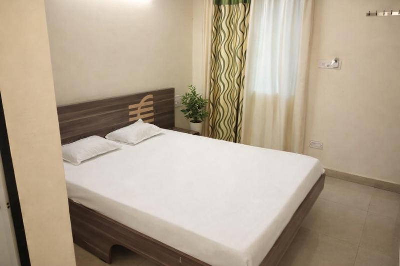 Hotel rosewood plaza - Mahabaleshwar  Couple & Family Stay Rooms with Free Wi-Fi - image 13