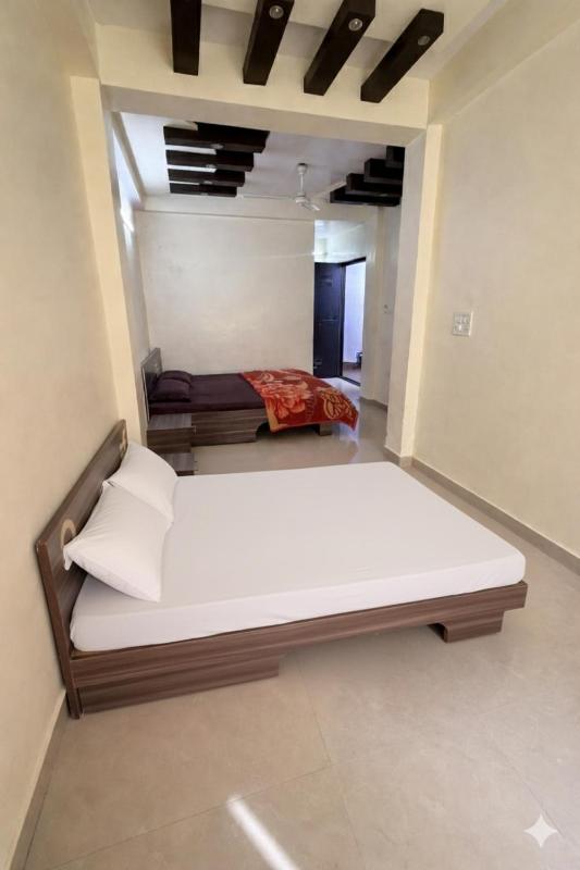 Hotel rosewood plaza - Mahabaleshwar  Couple & Family Stay Rooms with Free Wi-Fi - image 11