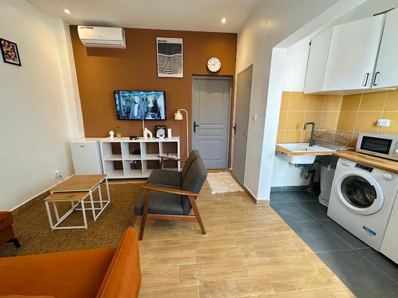 2 pièces cosy climatisé tout confort à Dakar - image 3