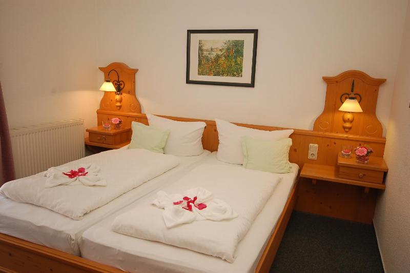 Double Room image 3