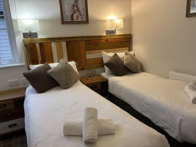 The Dog House on the Meadows The Bay Filey enclosed deck 2 bedrooms with ensuites 2 dogs welcome - image 15