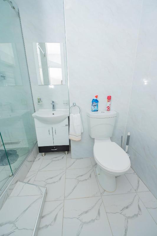 Luxurious Apartments at Megawatt Court - image 2