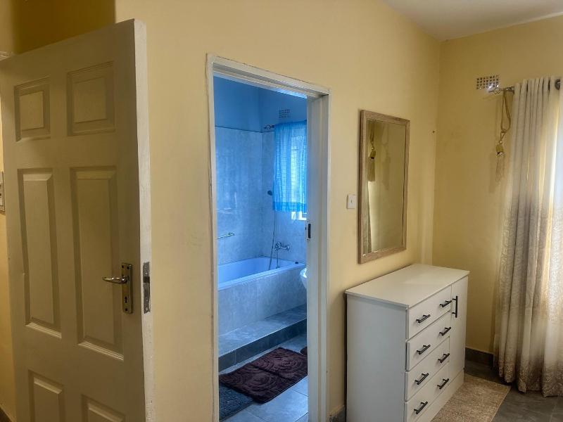 Hatfield - Staylax Manor 3 - image 9
