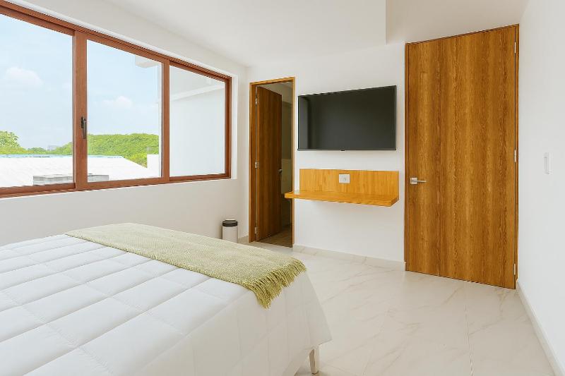 Riviera Hotel Boutique - image 4