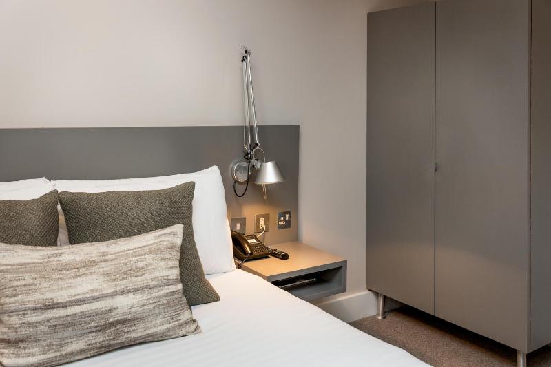 Double Room with Garden View image 1
