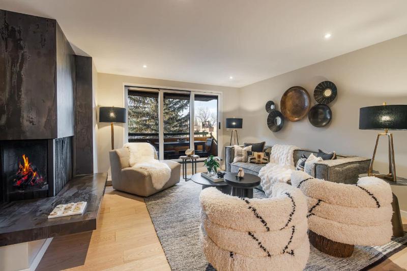 Renovated Riverfront 3 BR Walk to Gondola - image 39