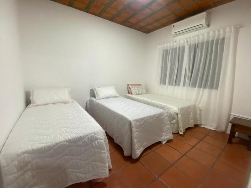 Casa da Vila charmosa e espaçosa fica a 150 metros da praia das castanheiras - image 11