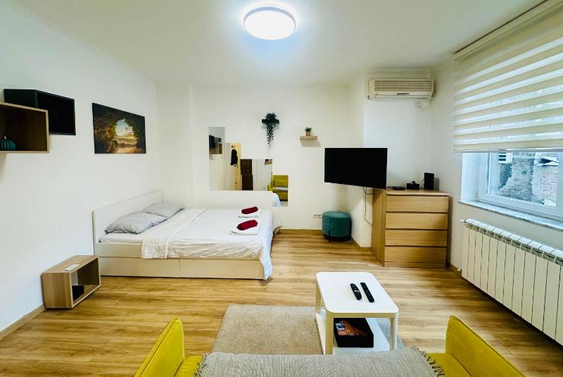 Golden Oasis - image 8