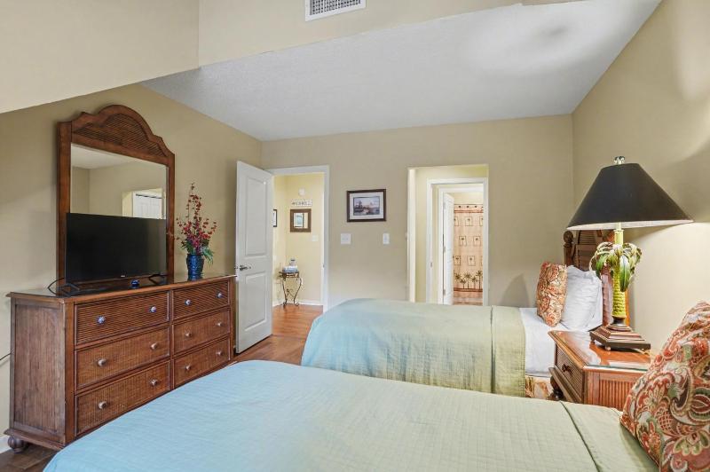 13D Richmond Park Kingston Resorts - image 10
