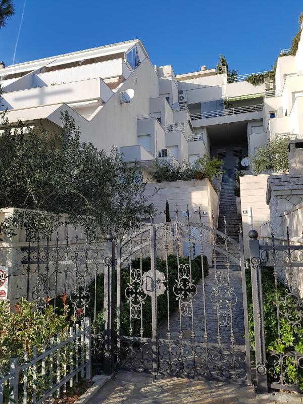 Apartments by the sea Split - 14351 - image 7