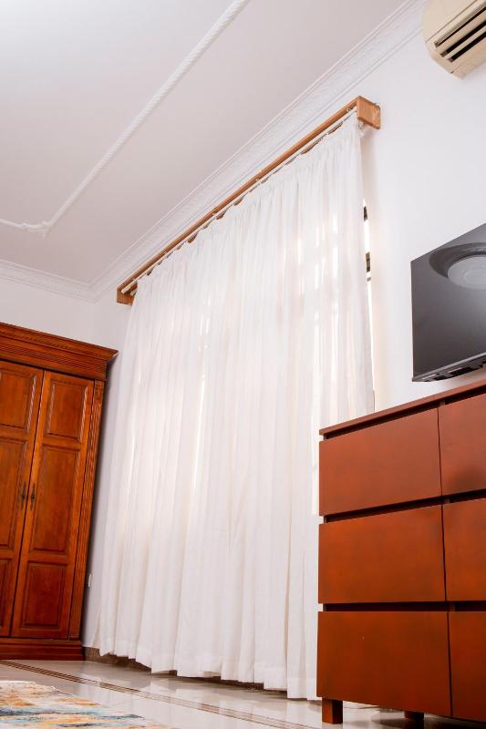 Spacious Apartment in Dar es Salaam with City Ocean and Pool Views - image 12