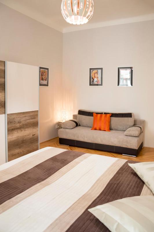 Apartment image 3