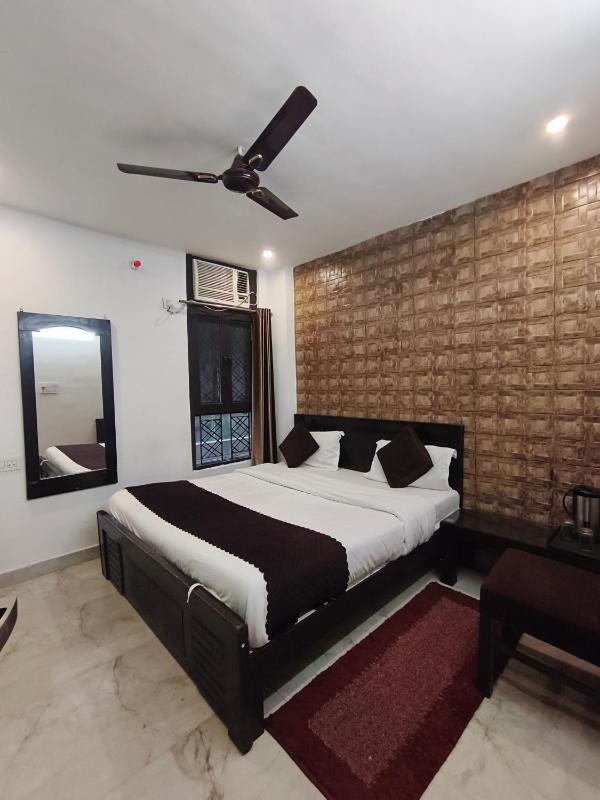 Hotel Gulmohar - image 9