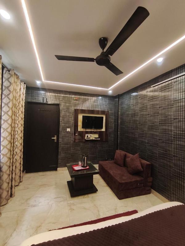 Hotel Gulmohar - image 25