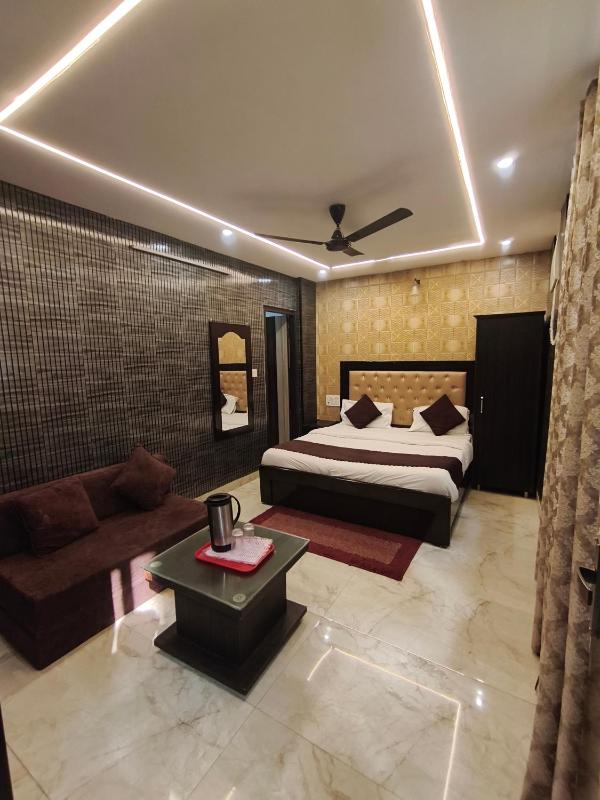 Hotel Gulmohar - image 22