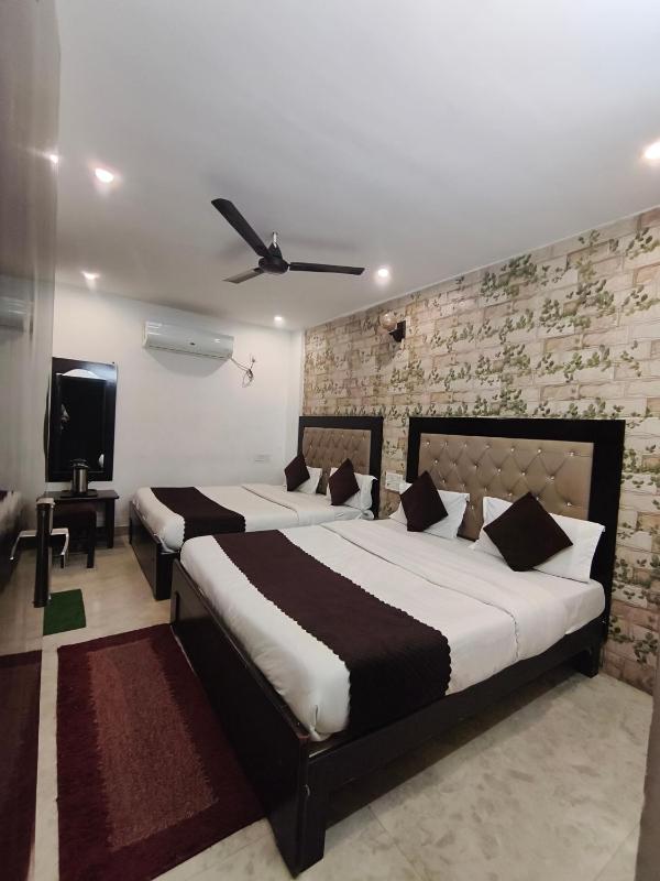 Hotel Gulmohar - image 19
