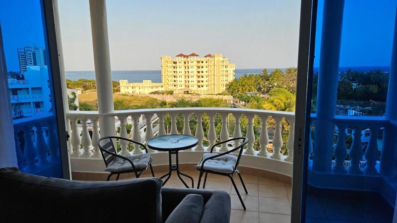 Charming 2br Seaview Apartment Swimming Pool Nyali - image 8
