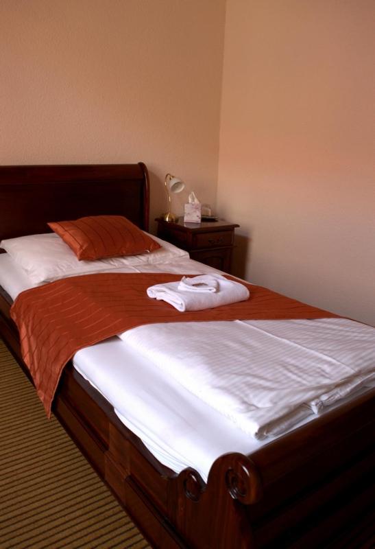 Single Room image 3