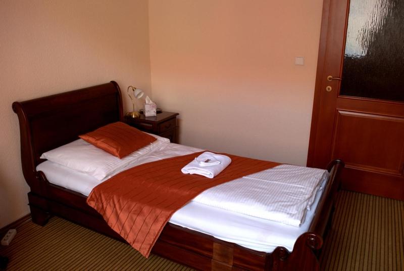 Single Room image 2