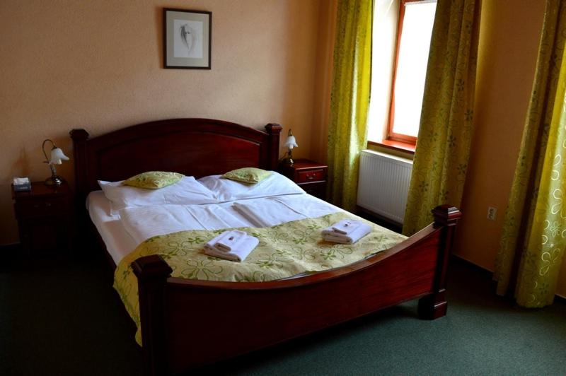 Double or Twin Room image 2