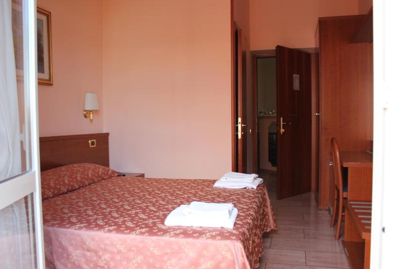 Standard Double Room image 1