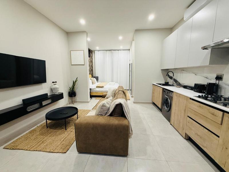 Shemo Foxdale studio apartment - image 4