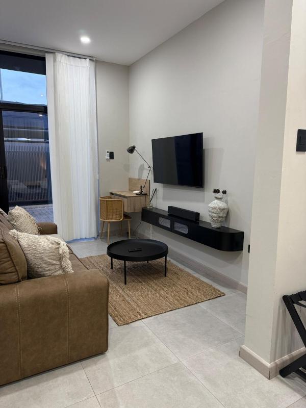 Shemo Foxdale studio apartment - image 13