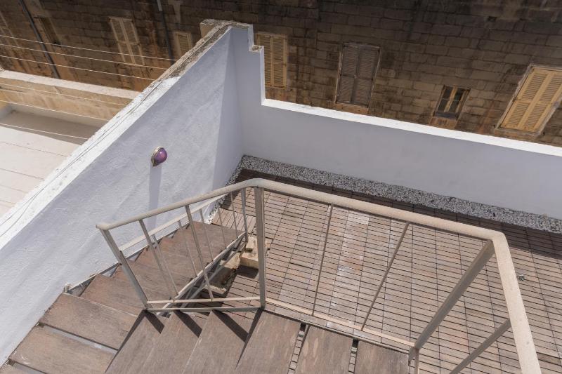 Charming Apartments in Valletta - image 5