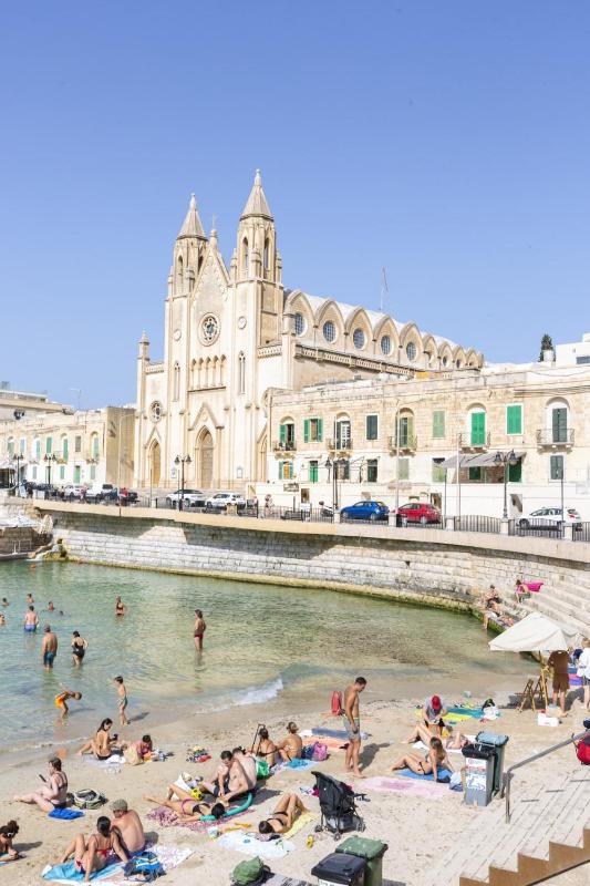 Sliema Suite by the sea - image 1