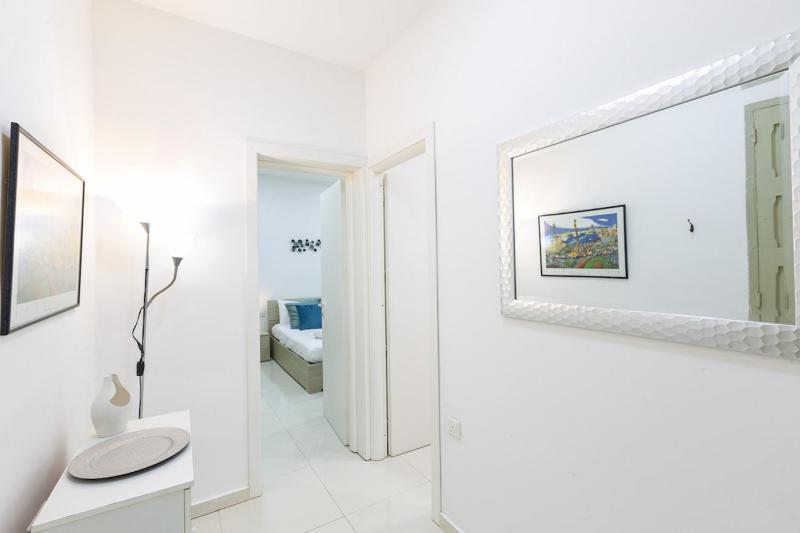 Sliema Suite by the sea - image 16