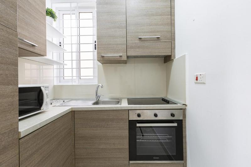 Sliema Suite by the sea - image 9