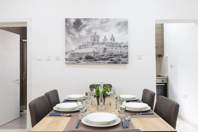 Sliema Suite by the sea - image 8
