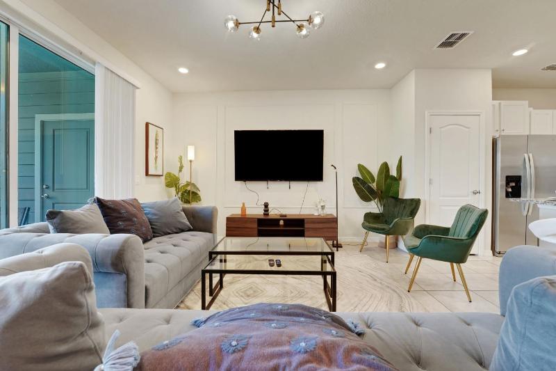 7589OSL-Solterra Resort townhouse - image 32