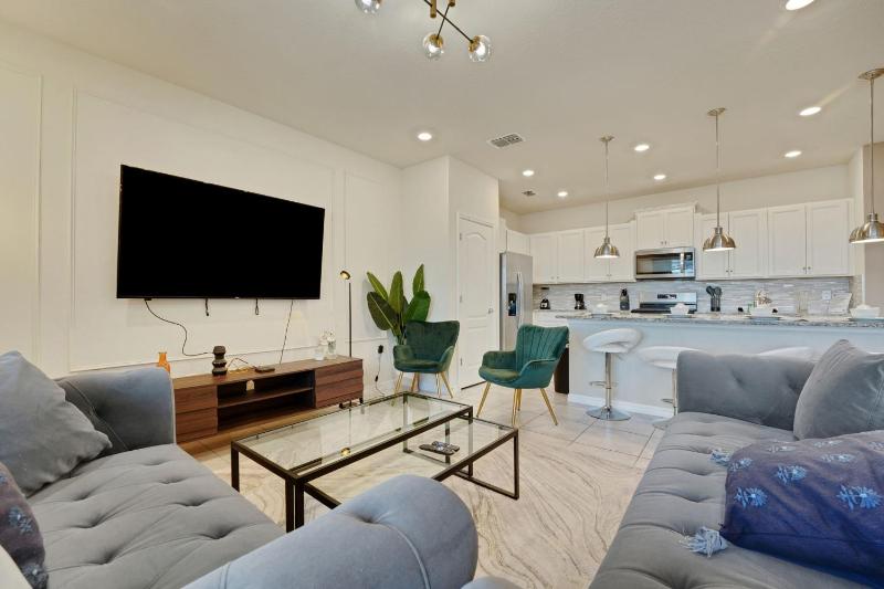 7589OSL-Solterra Resort townhouse - image 37