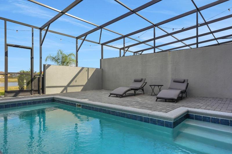 7589OSL-Solterra Resort townhouse - image 47