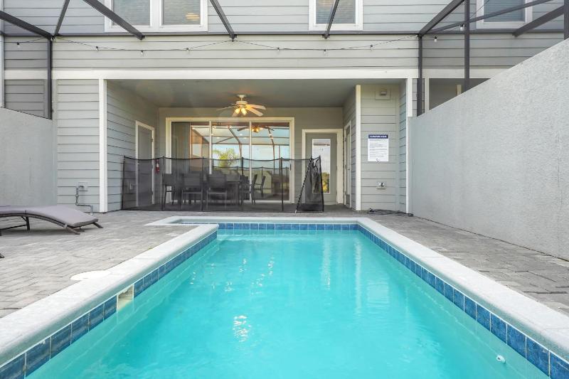 7589OSL-Solterra Resort townhouse - image 38
