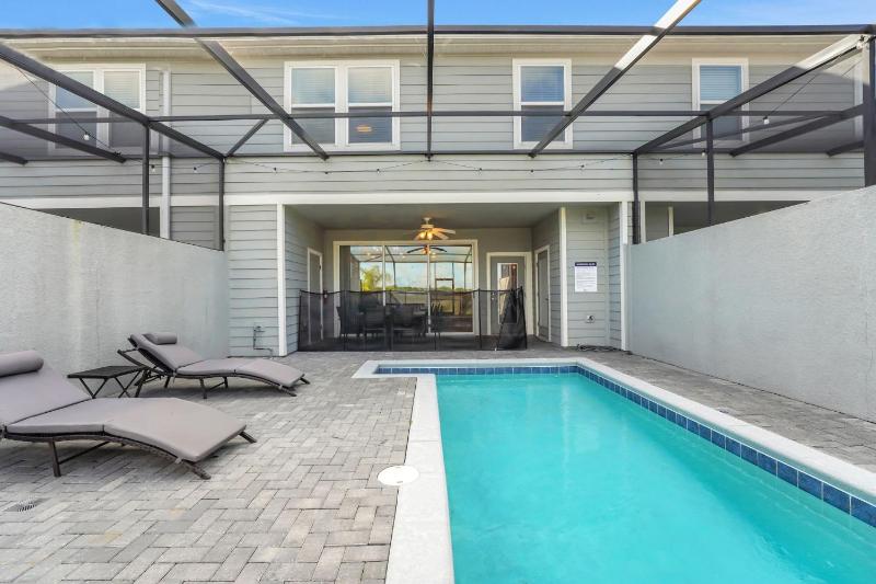 7589OSL-Solterra Resort townhouse - image 21