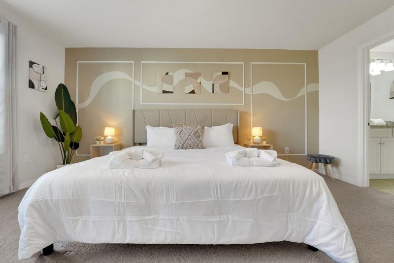 7589OSL-Solterra Resort townhouse - image 49