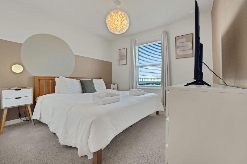 7589OSL-Solterra Resort townhouse - image 18