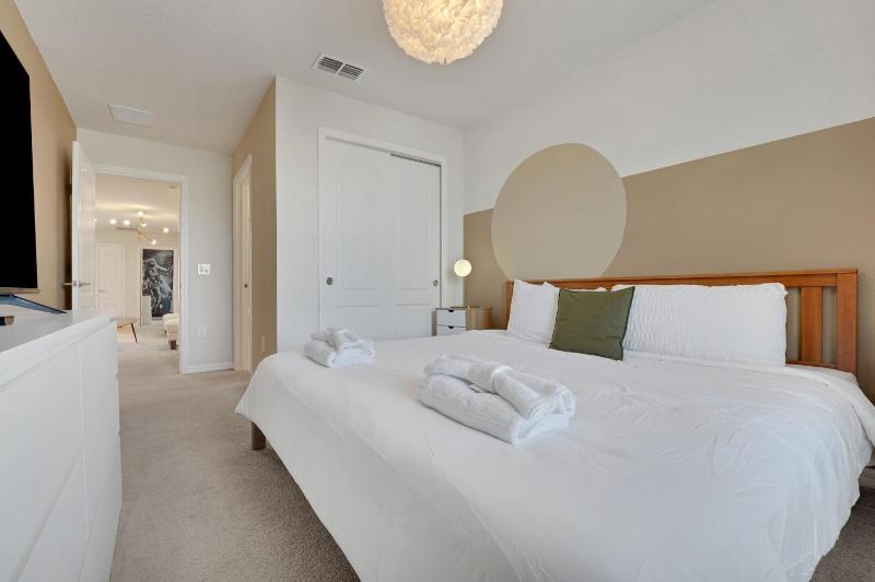7589OSL-Solterra Resort townhouse - image 41