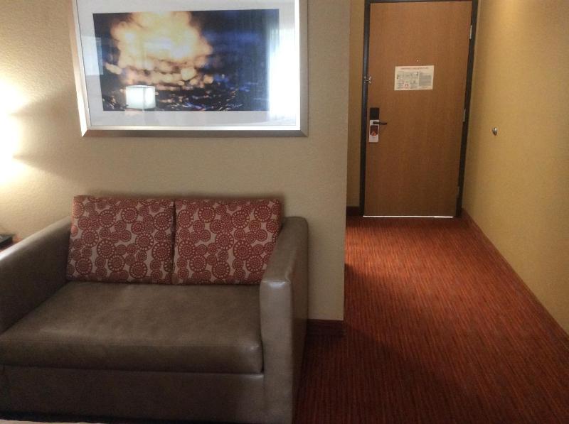 Deluxe Double Room with Two Double Beds - Disability Access - Non-Smoking image 2