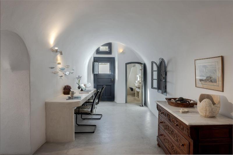 Skala Traditonal Cave House - image 15