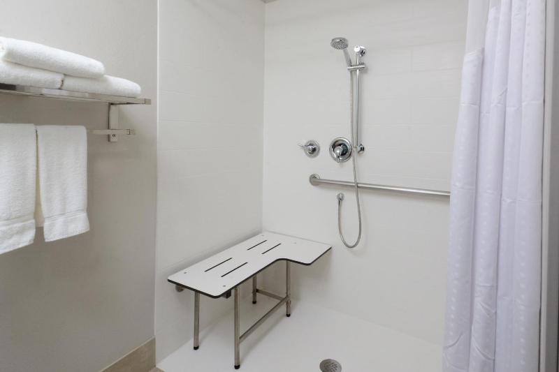 Standard King Room with Roll-In Shower - Communications Access image 1