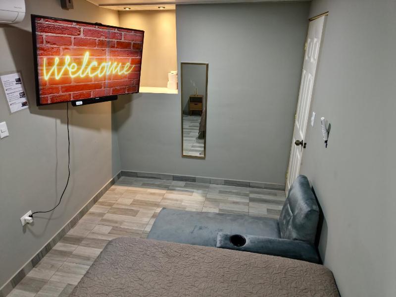Apt with 1 Room AC Wi-Fi Kitchen San Salvador - image 8