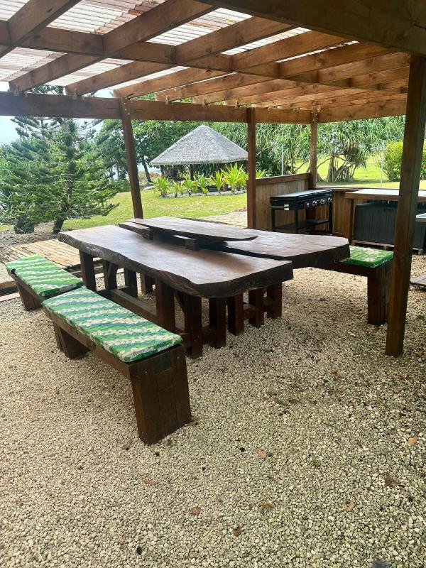 The Oasis Bukura - Beautiful Beachfront Villa - image 10