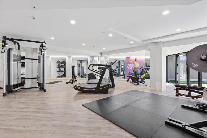 Super Comfortable Aircon Gym Tennis 7th Flr - image 4