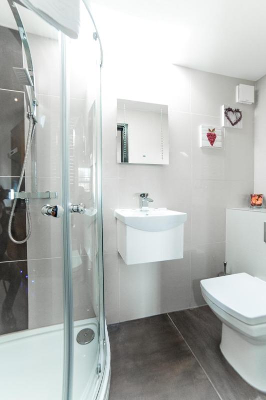 One-Bedroom Apartment (2 Adults) image 2