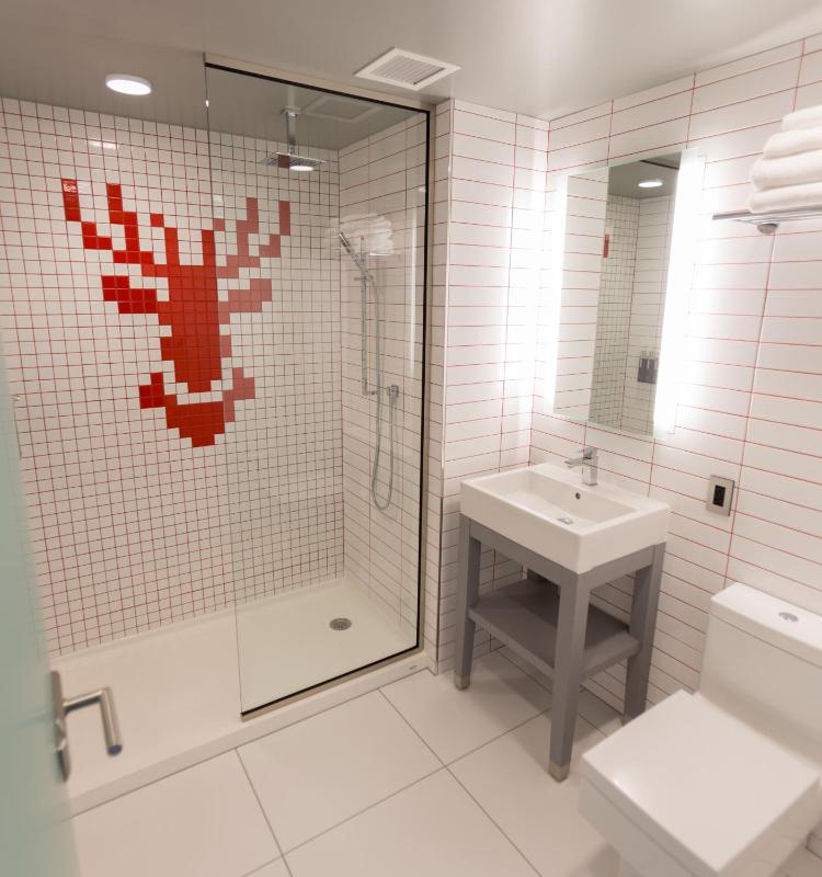 Radisson Red Minneapolis Downtown - image 11