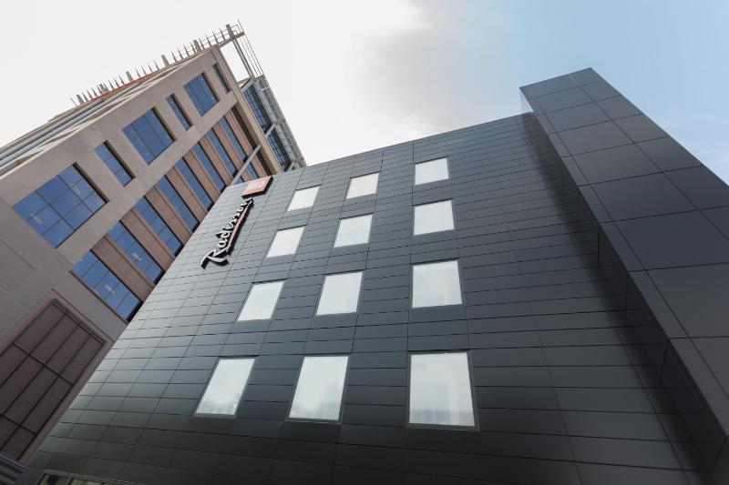Radisson Red Minneapolis Downtown - image 3